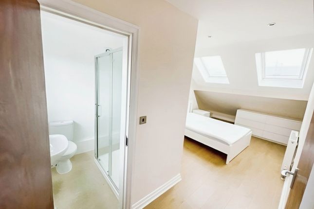 21, Elmswood Avenue, Rusholme photo 5