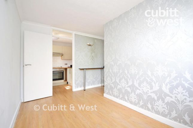 Southlands, Vicarage Lane, Horley photo 4