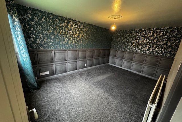 20, Woodcroft, Telford photo 4