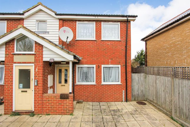 Flat to rent in Foxdene Road, Seasalter, Whitstable