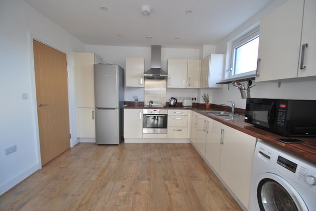 Thumbnail Flat to rent in Midland Road, Bath