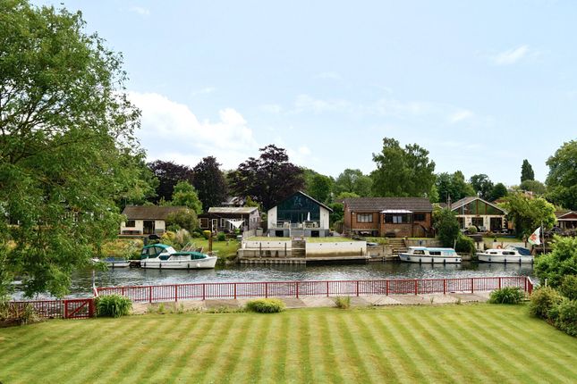 The Whim,, Hamm Court, Weybridge photo 2