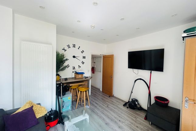 Room 6, Birmingham photo 3