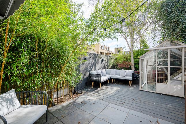 2, Modbury Gardens, London photo 4