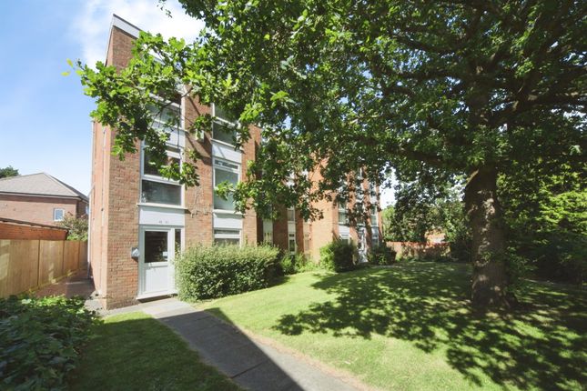 2-bed flat on 21, Elderberry Close, LUTON, £160,000