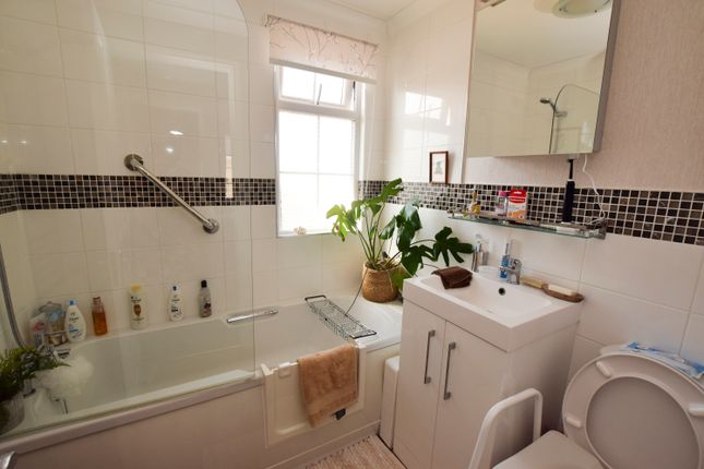 16, The Moorings, Telford photo 4