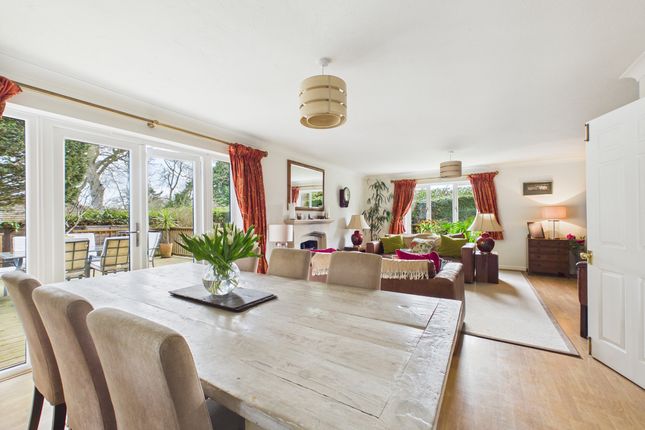 3 Stables Court, Marlow photo 3