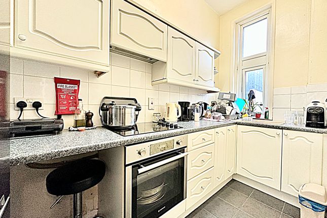 Flat 1, ***WALKING DISTANCE TO THE EMBANKMENT***12 St. Marys Street, Bedford photo 5
