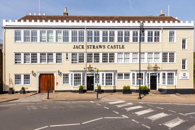 Flat to rent in Jack Straws Castle, North End Way, Hampstead, London