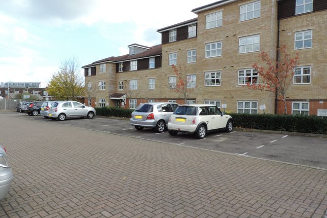 Flat for sale in Seabrook Court, Station Close, Potters Bar