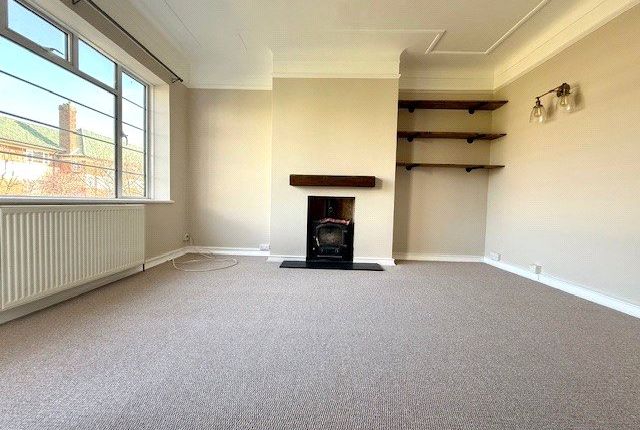 Flat 4, Hermitage Court,, Woodford Road, London photo 3