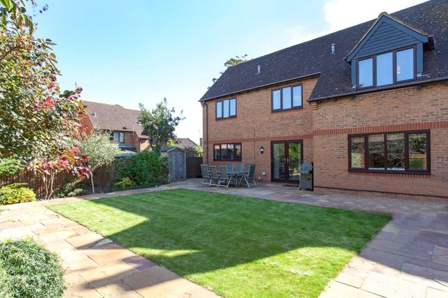 Detached house to rent in The Hawthorns, Charvil, Berkshire