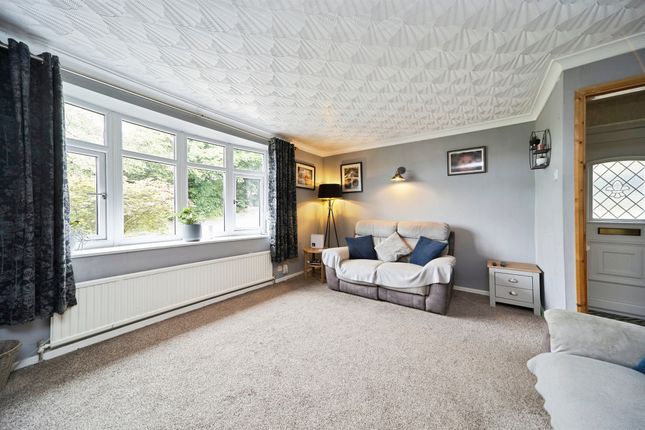 24, Harcourt Avenue, Bradford photo 4