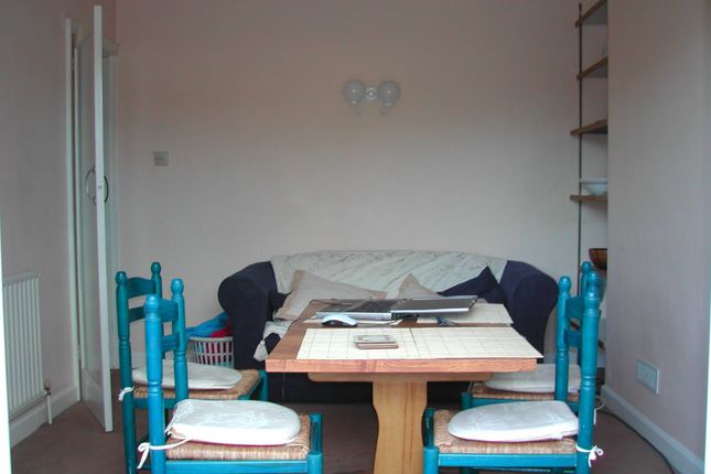 42, Ashenden Road, Guildford photo 4