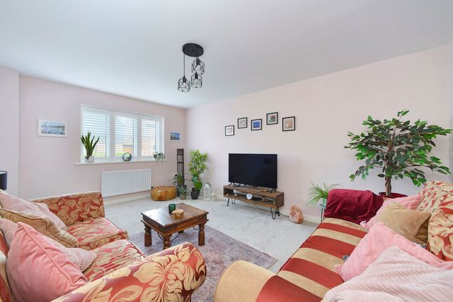74 Longhurst Avenue, Cranleigh photo 3