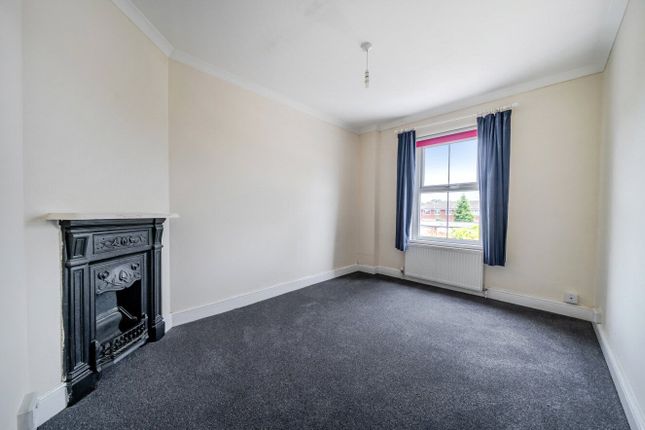 210, Worplesdon Road, Surrey photo 4