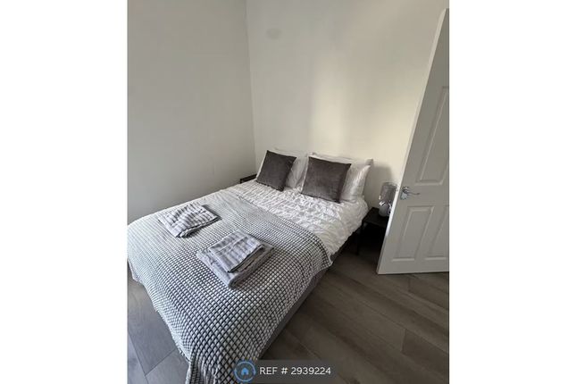 Flat, Beach Road, Thornton-Cleveleys photo 5