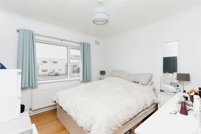 Flat for sale in Torrington Avenue, Coventry