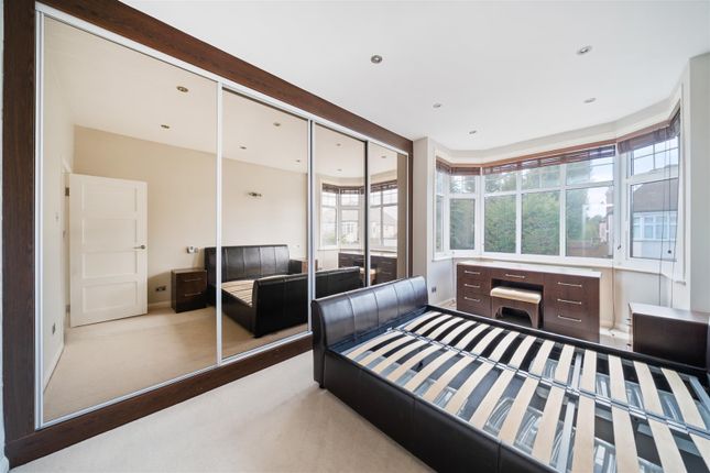Oakwood Road, West Wimbledon photo 4