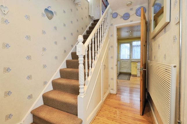 1, Kendlewood Road, Kidderminster photo 3