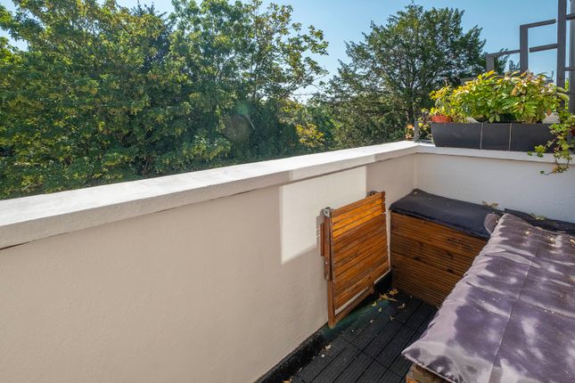 Flat 7, Cromwell Court, Kingston Hill, Kingston Upon Thames photo 3