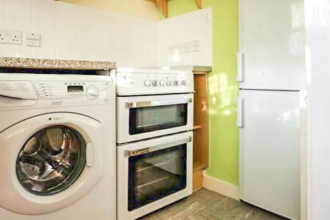 64 High Street, Redhill photo 5