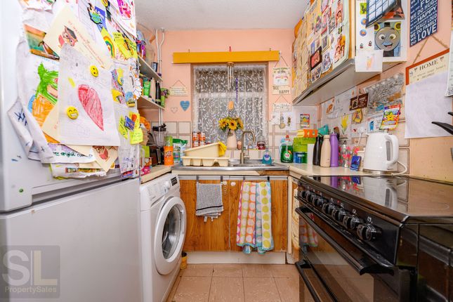 14 Moorland Gardens, Luton photo 4