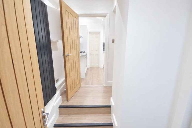 222A, Gloucester Terrace, London photo 4