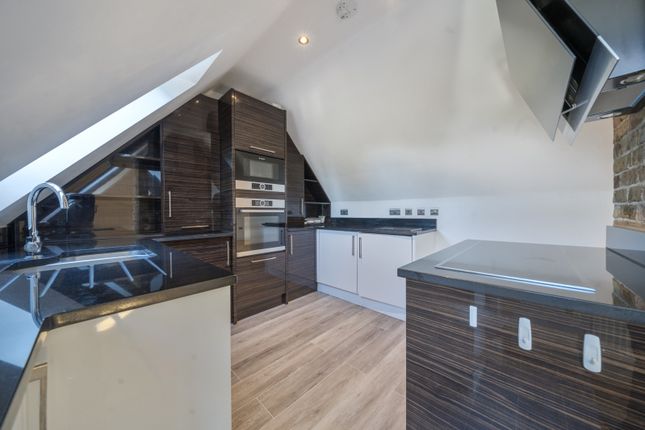 Flat 16 Goddington Manor,, Court Road, Kent photo 4