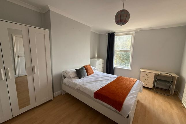 Knowle Terrace Burley, Leeds photo 5