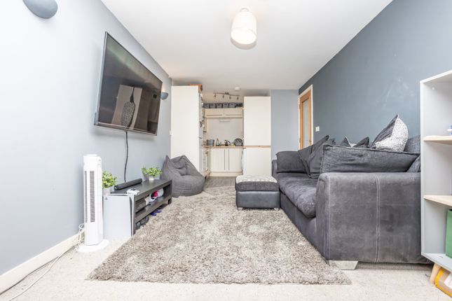 Flat 11, Trinity Court 50-51,, Trinity Square, Kent photo 4
