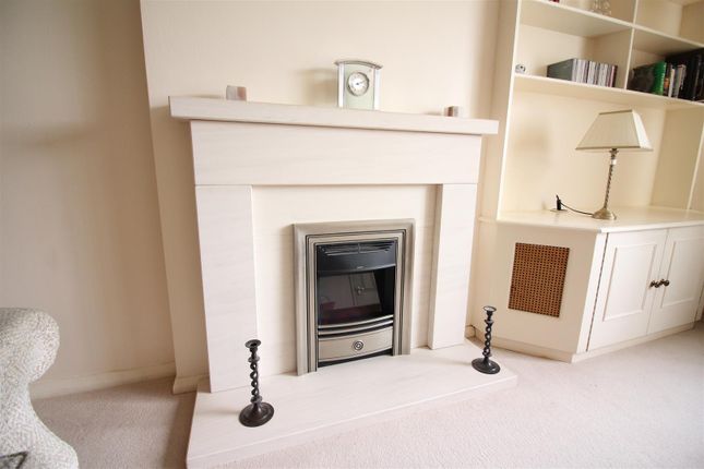 28, Farnham Croft, Leeds photo 4