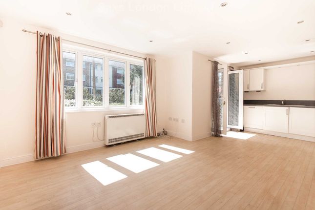 Flat for sale in Worcester Road, Sutton, Sutton