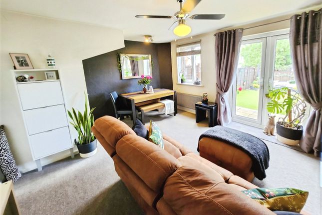 159, Borough Way, Warwickshire photo 2