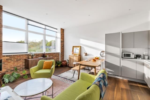 Flat 12 Hardy Court, 2, Charles Street, London photo 4