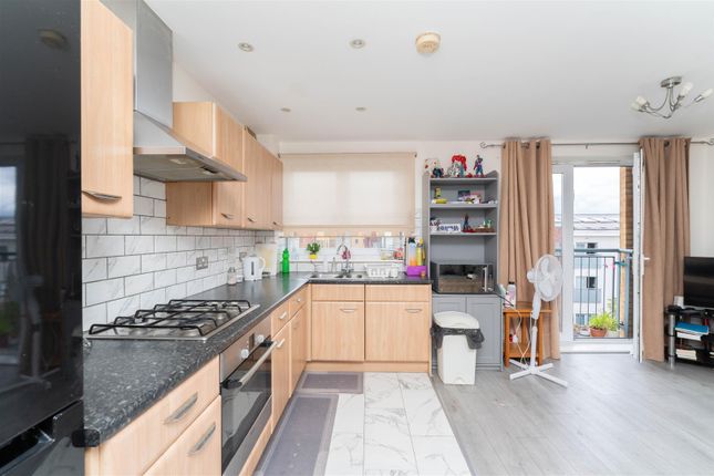 Flat for sale in Taywood Road, Northolt