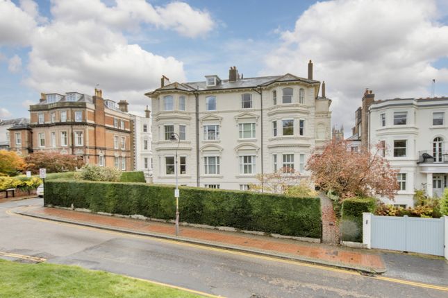 3 Bed Unfurnished Flat