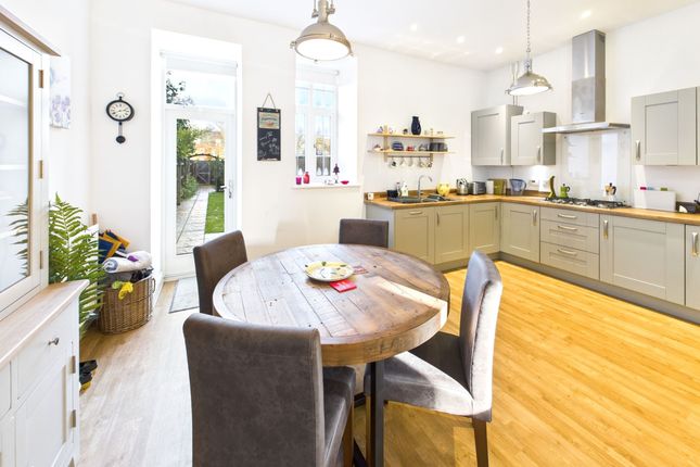 4 Lutyens Court, Upper Rissington photo 2