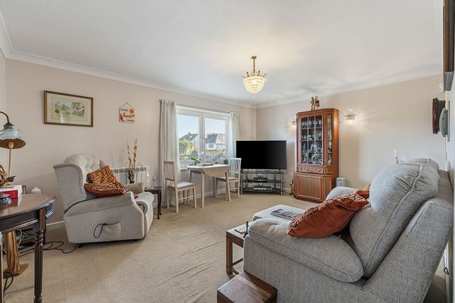 4 Rose Court, Aigburth Avenue, Rose Green, Bognor Regis, West Sussex photo 2