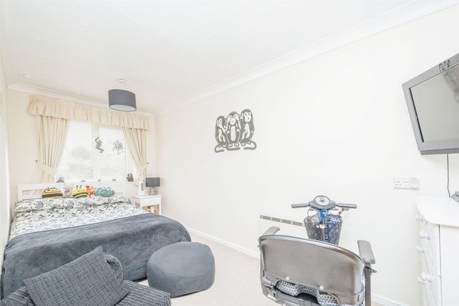 Flat for sale in St. Georges Court, Deneside, Great Yarmouth