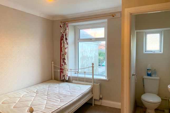195 Oxford Street, Swansea photo 4