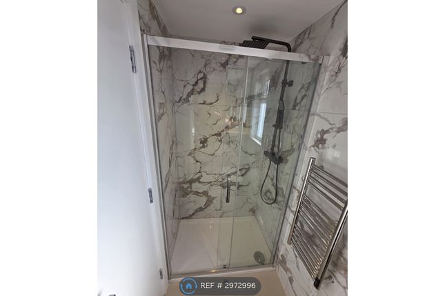 Swan Way, Enfield photo 5