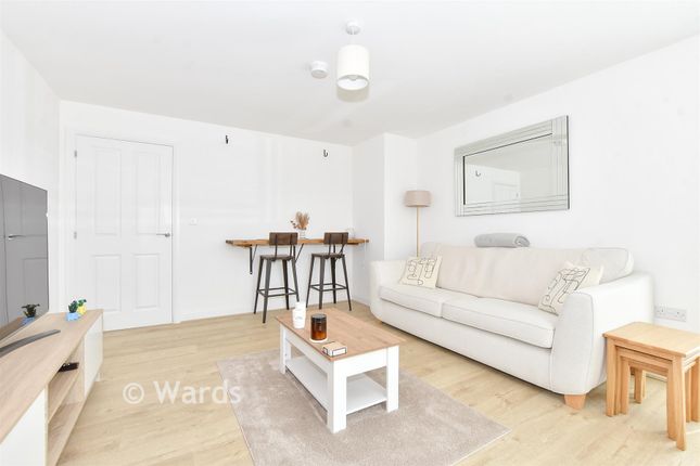 1, Dearman Crescent, Hythe photo 4
