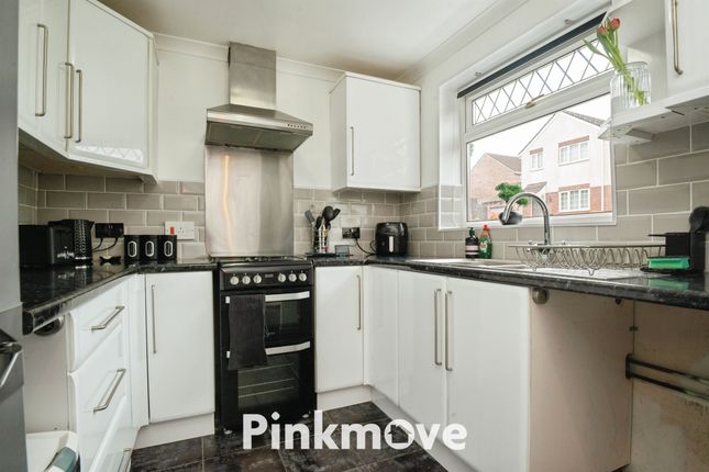 95, Mill Heath, Newport photo 4