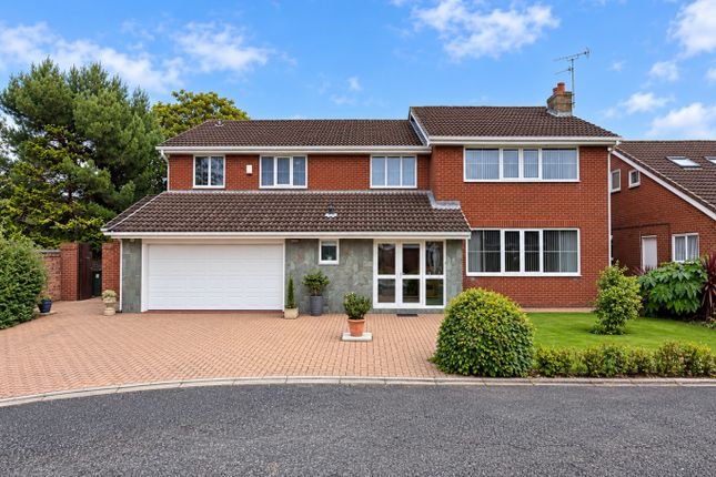 17 Prince Charles Gardens, Southport, Merseyside photo 2