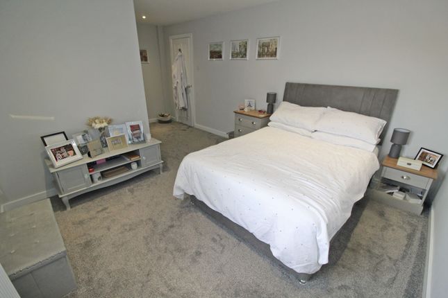 12 Half Moon Street, Choppington photo 4
