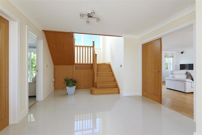 27A, The Downs, Chartham photo 3