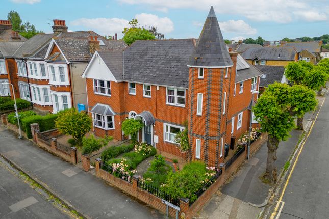 Thumbnail Semi-detached house for sale in The Avenue, Kent