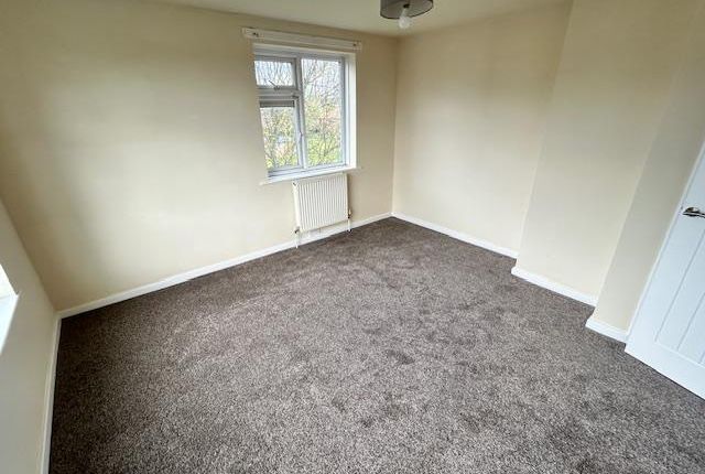 8, Hawthorn Grove, Doncaster photo 5