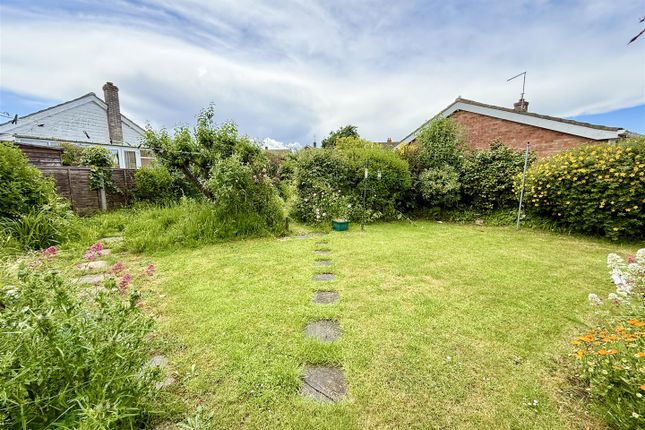 3, Pine Close, Great Yarmouth photo 2